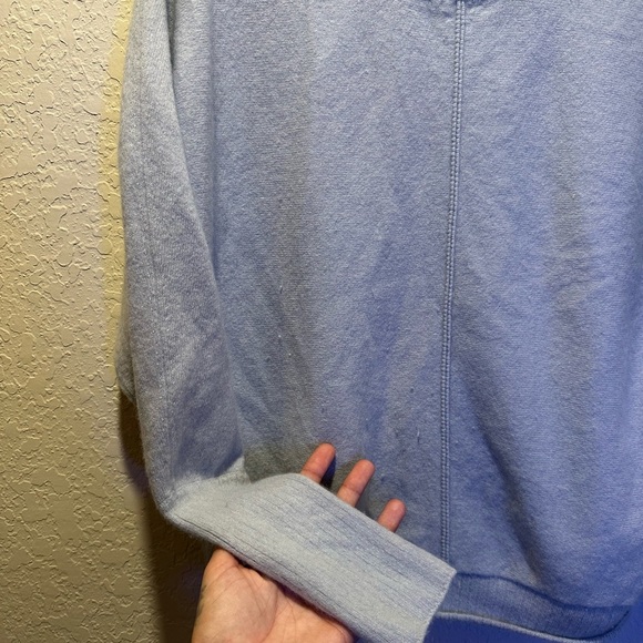 Joie 100% Cashmere Sweater Women’s Light Blue Genuine Cashmere / Hole/Flawed - Picture 4 of 8